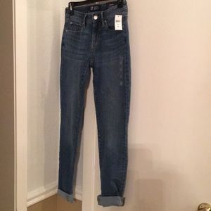 Gap curvy classic straight jean